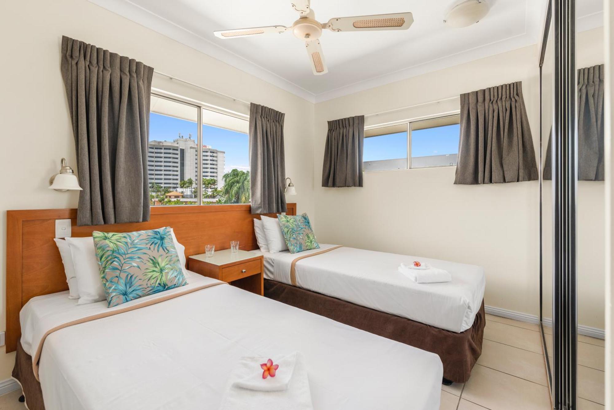 Bay Village Tropical Retreat & Apartments Cairns Dış mekan fotoğraf