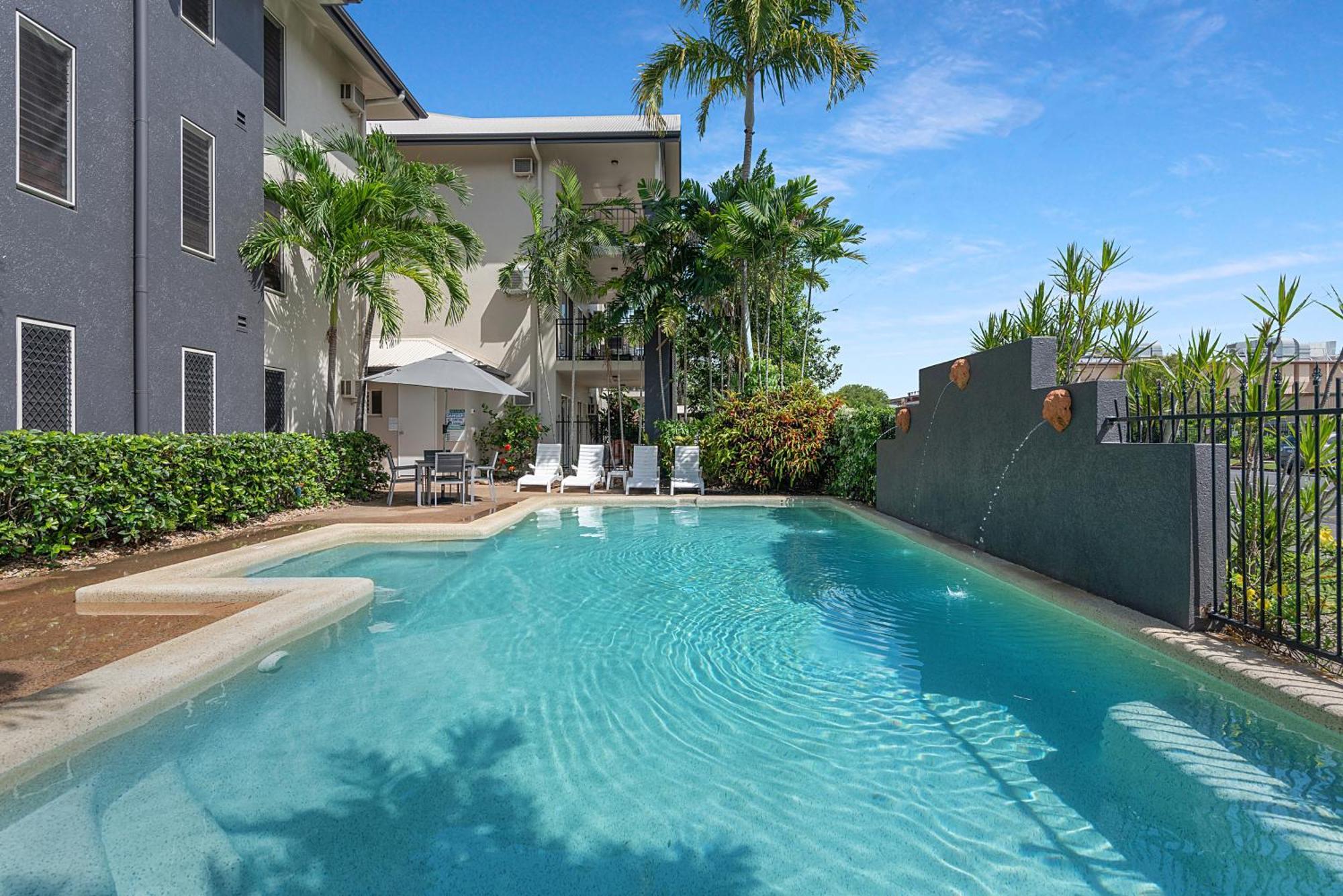 Bay Village Tropical Retreat & Apartments Cairns Dış mekan fotoğraf