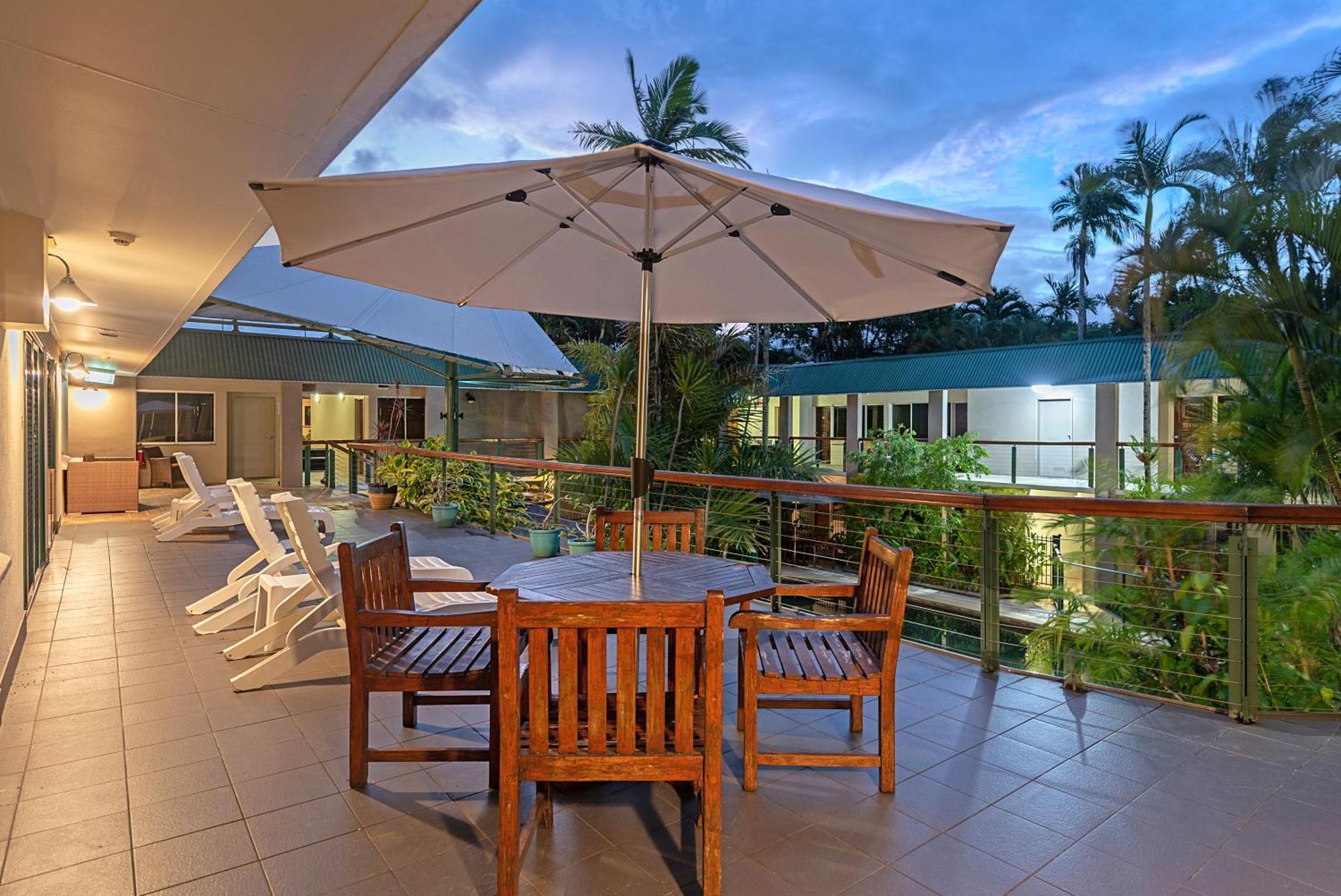 Bay Village Tropical Retreat & Apartments Cairns Dış mekan fotoğraf