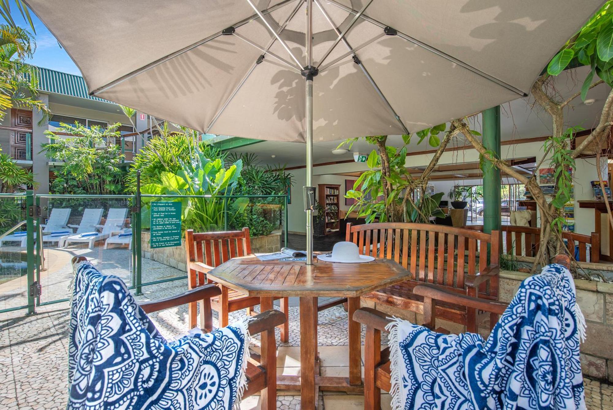 Bay Village Tropical Retreat & Apartments Cairns Dış mekan fotoğraf