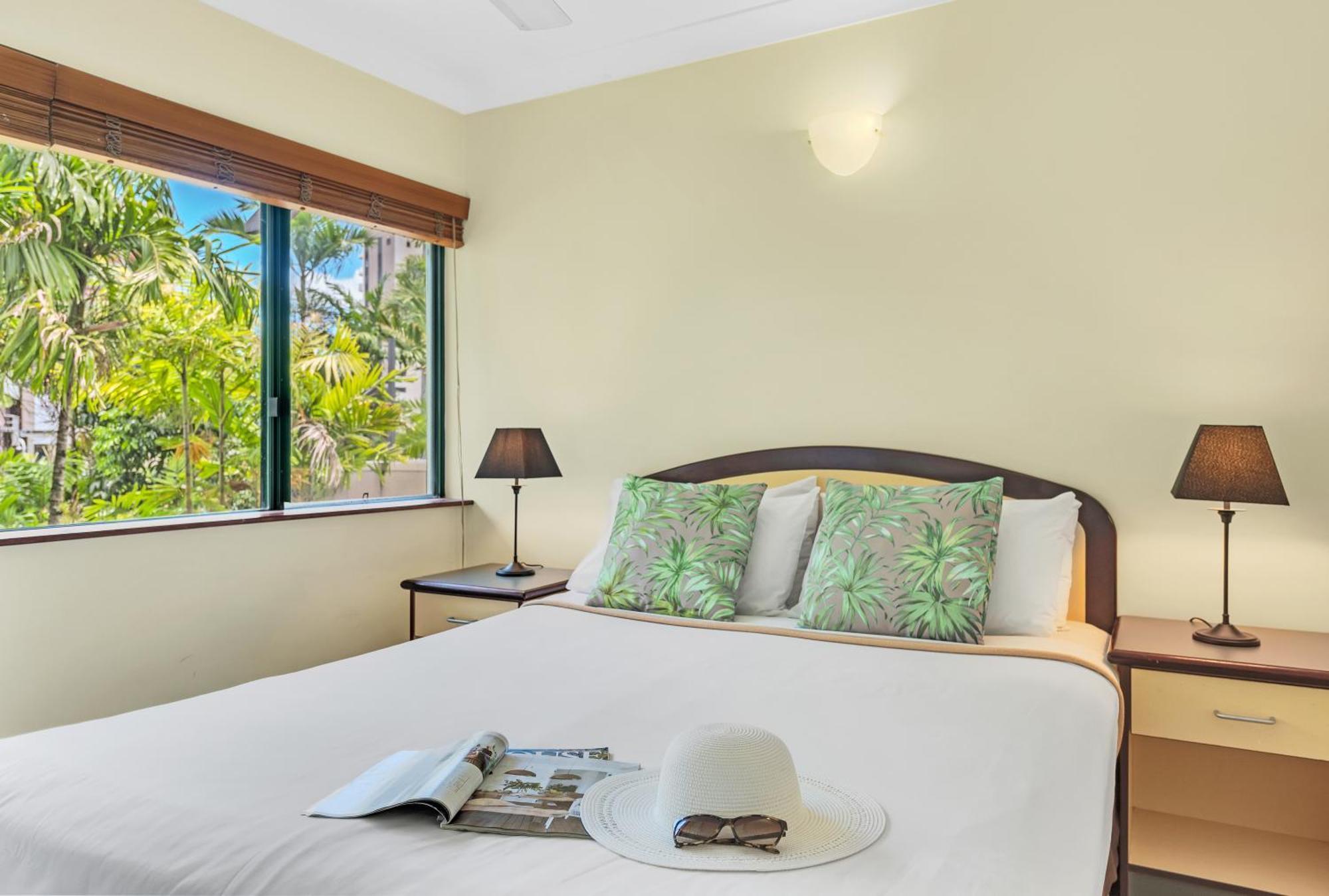 Bay Village Tropical Retreat & Apartments Cairns Dış mekan fotoğraf