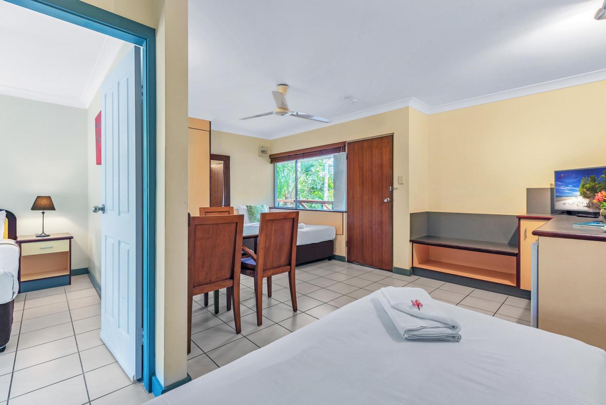 Bay Village Tropical Retreat & Apartments Cairns Dış mekan fotoğraf
